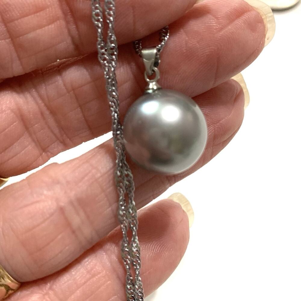 Silver Grey Faux Lg Pearl Necklace Pendant 17" 18K WG Plated Chain Silver Tone